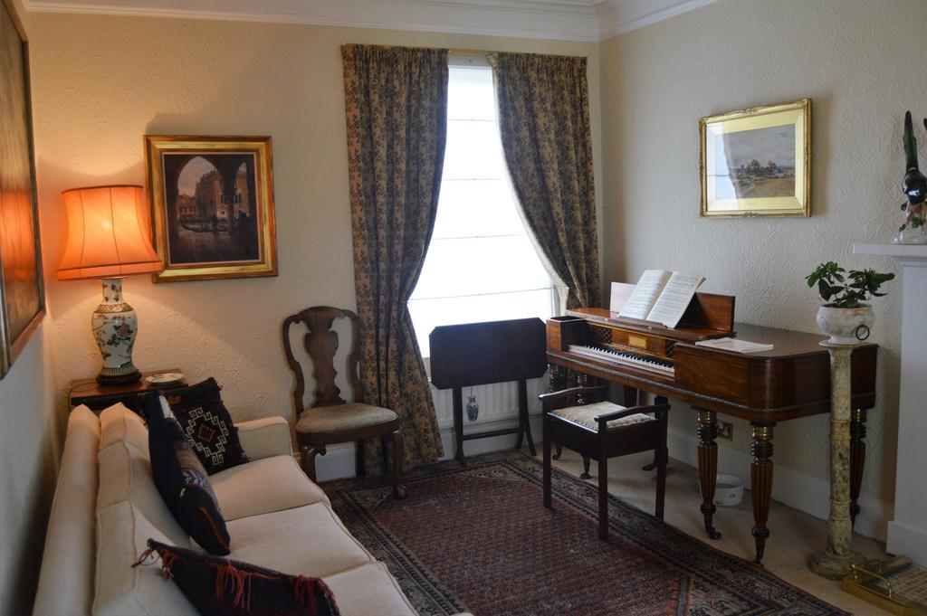 Lady Penelope'S B&B Duns Bagian luar foto
