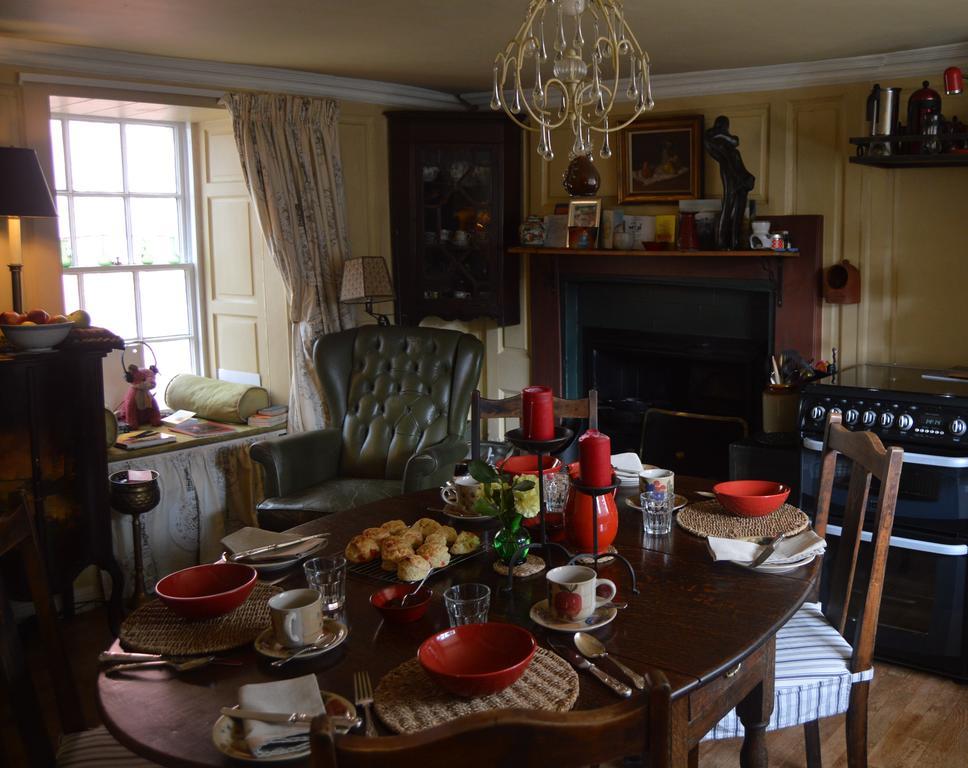 Lady Penelope'S B&B Duns Bagian luar foto